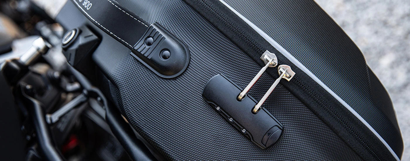 Givi Weightless Thermoformed Soft Panniers (Pair) - 25 Litres 7 Givi Weightless Thermoformed Soft Panniers (Pair) - 25 Litres - Image 5