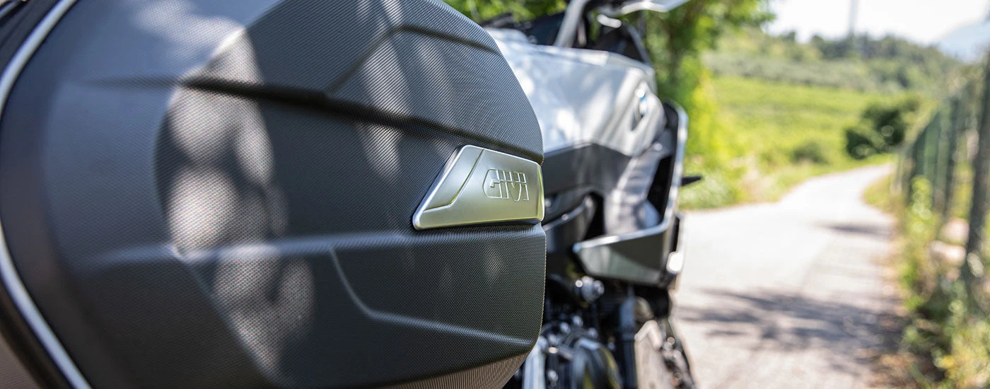 Givi Weightless Thermoformed Soft Panniers (Pair) - 25 Litres 9 Givi Weightless Thermoformed Soft Panniers (Pair) - 25 Litres - Image 7