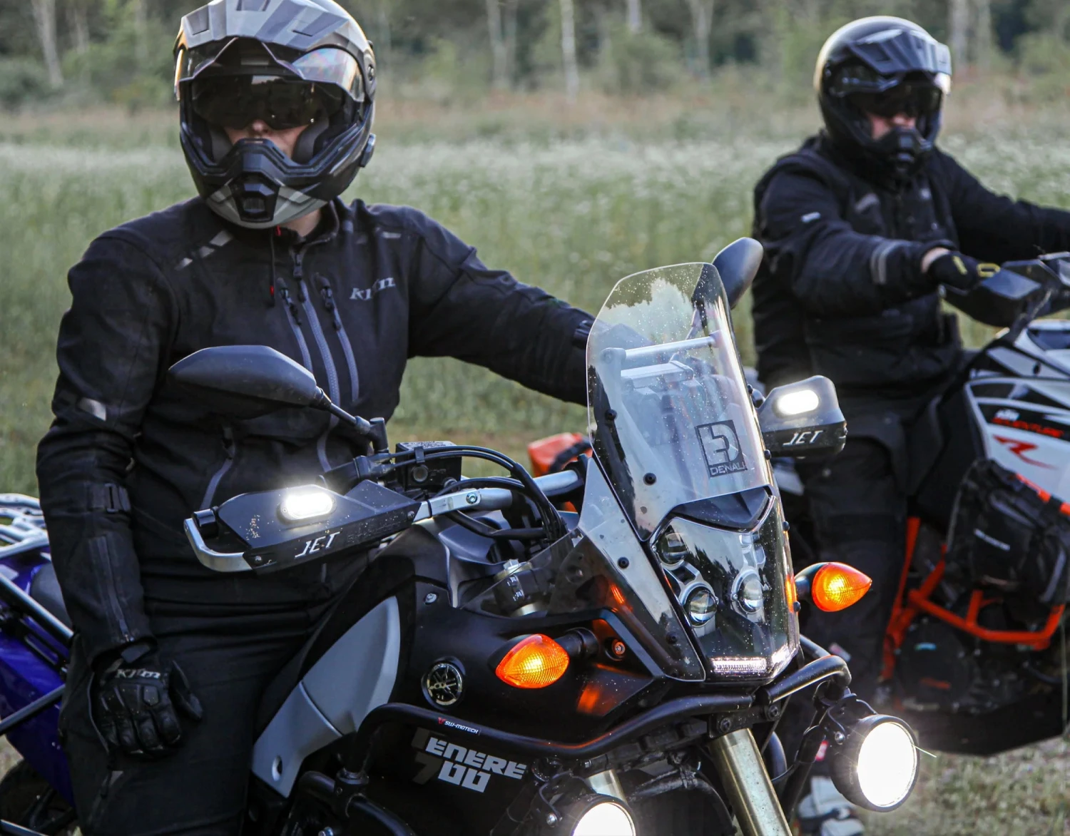 Denali T3 Switchback LED Turn Signal Pods - Front 15 Denali T3 Switchback LED Turn Signal Pods - Front - Image 13